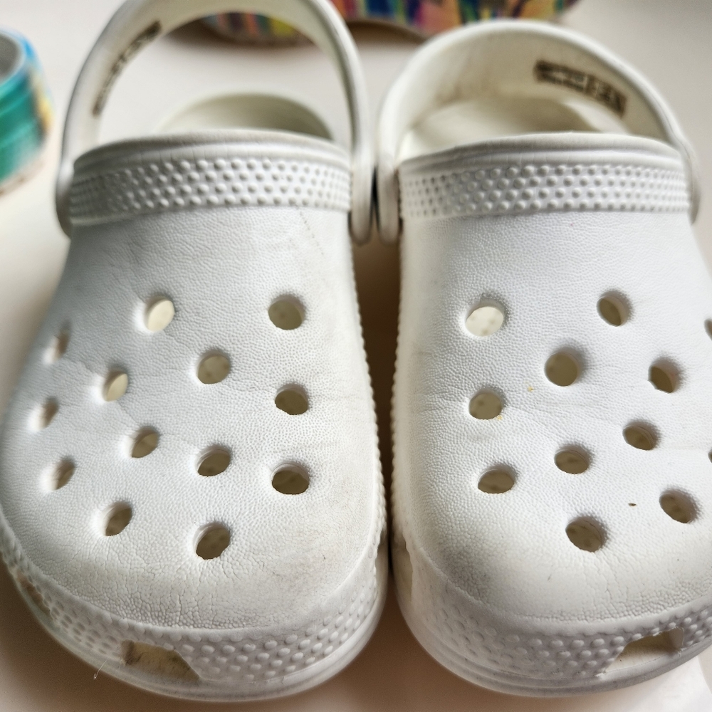 Crocs - Picture 7 of 9